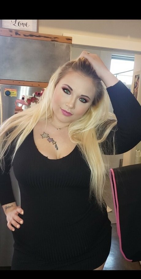 Ganjagirl907 photo 3