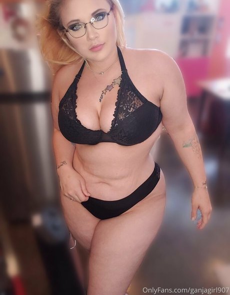 Ganjagirl907 photo 128