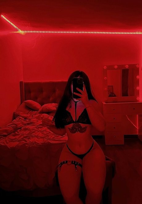 Genesis Cruz photo 29
