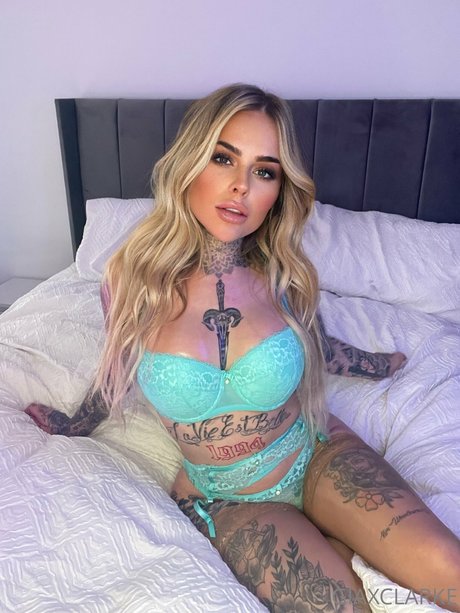 Gia Clarke photo 230