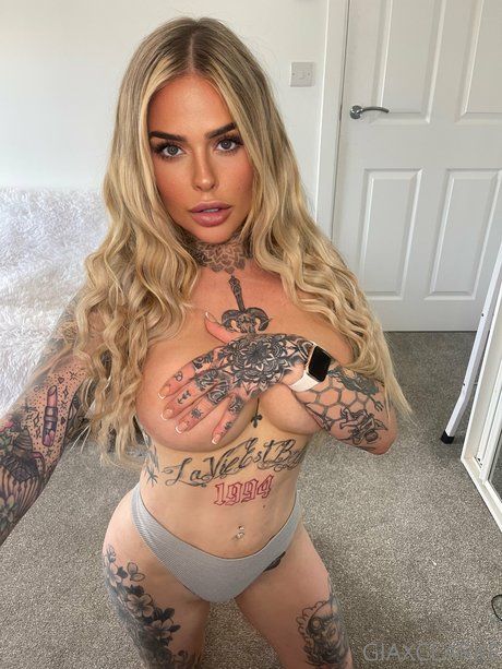 Gia Clarke photo 240