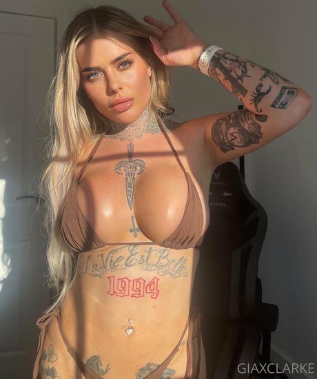 Gia Clarke photo 355