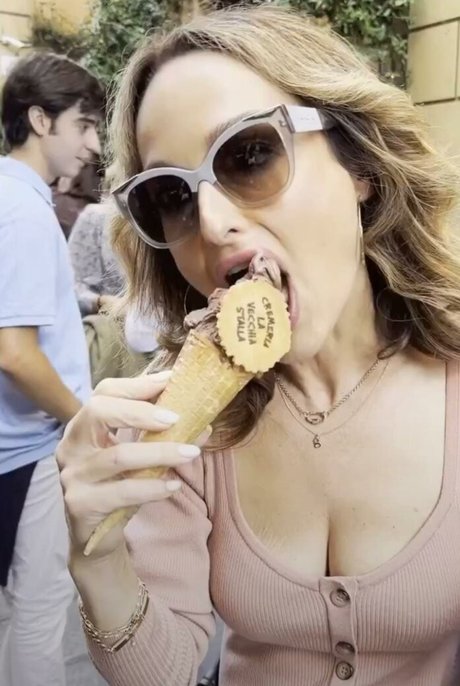 Giada De Laurentiis photo 74