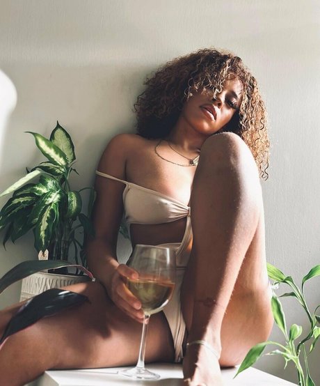 Giana Malise photo 38