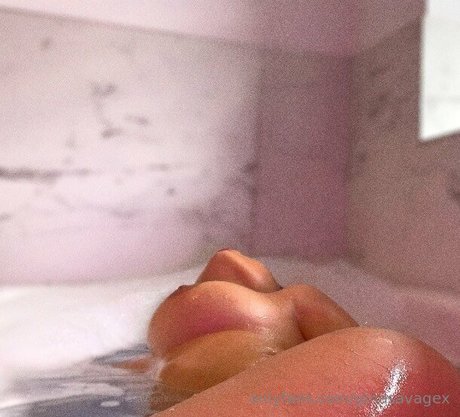 Gina Savage photo 61