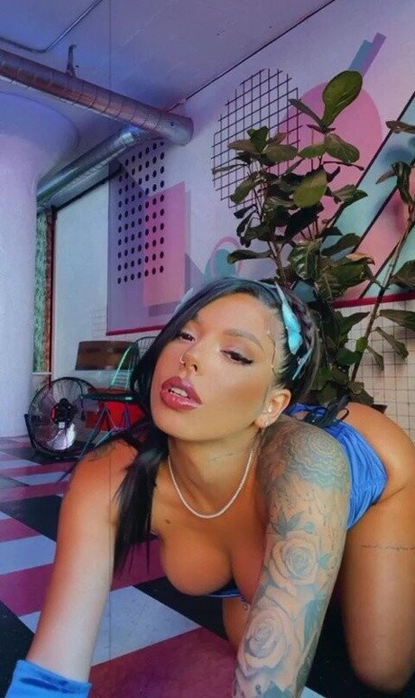 Gina Valentina photo 20