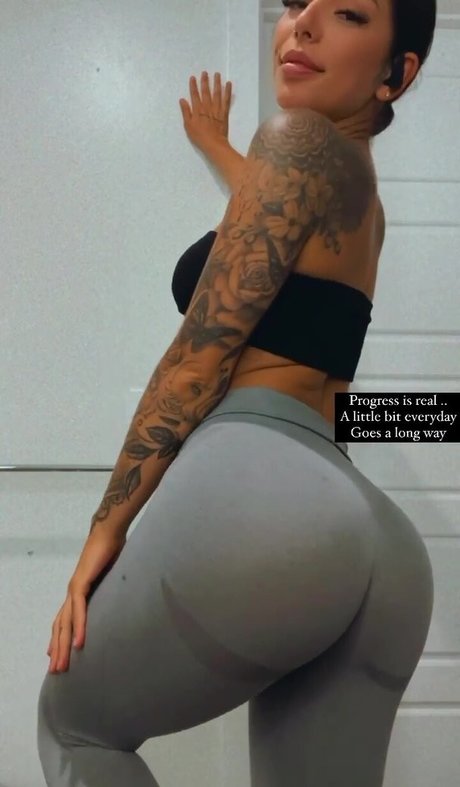 Gina Valentina photo 295