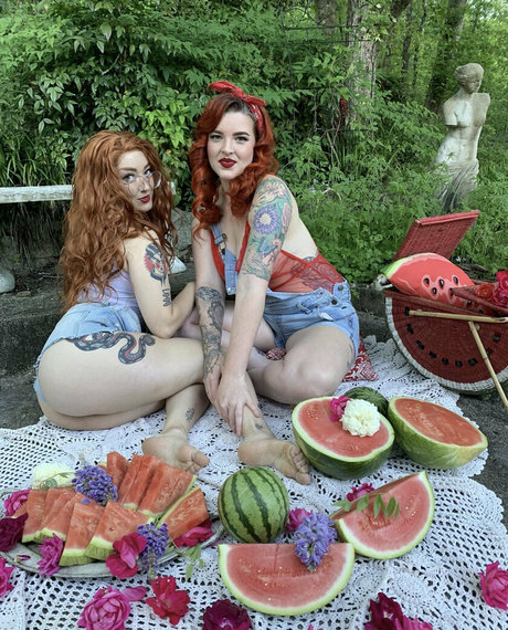 Gingertwinsisters photo 38