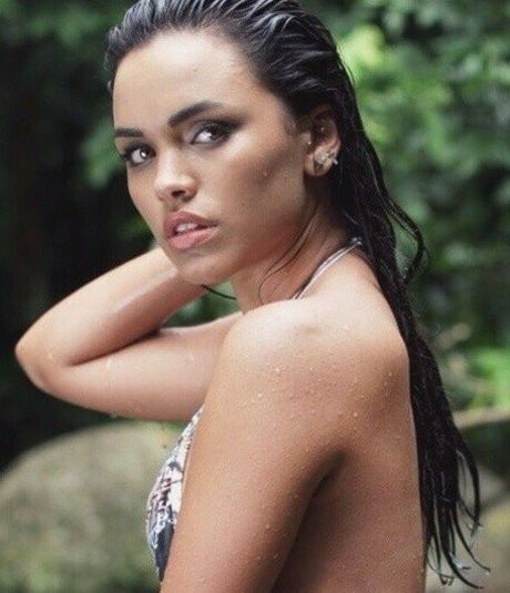Giovana Cordeiro photo 6