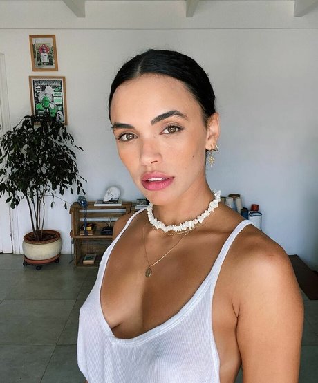 Giovana Cordeiro photo 24