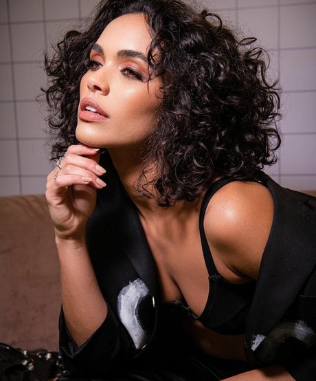 Giovana Cordeiro photo 31