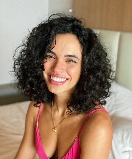 Giovana Cordeiro photo 62