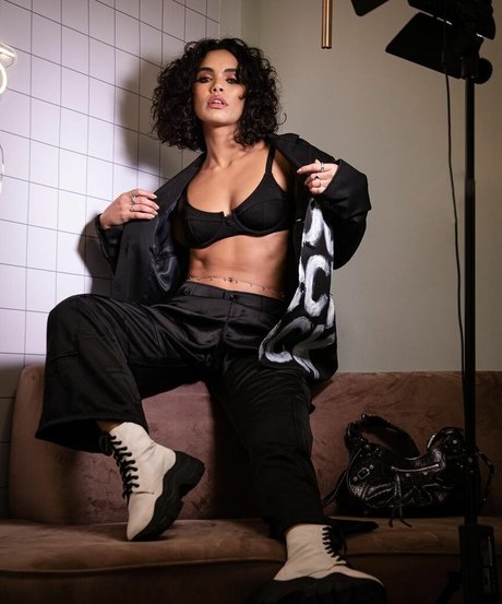 Giovana Cordeiro photo 69