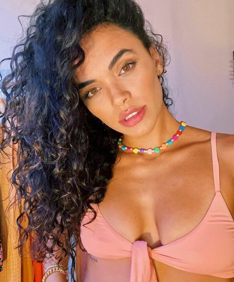 Giovana Cordeiro photo 92
