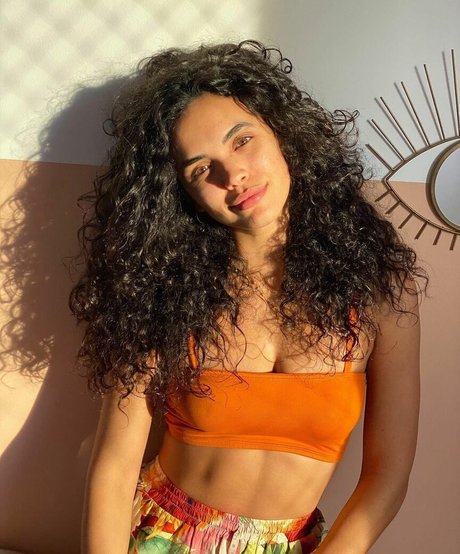 Giovana Cordeiro photo 102