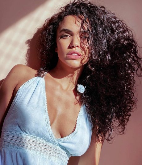 Giovana Cordeiro photo 110