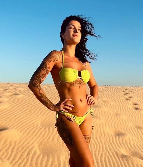 Giovana Fagundes photo 2