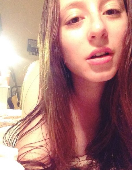 Girlfriend Reviews photo 18