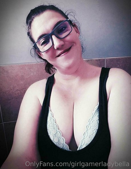 Girlgamerladybella photo 44
