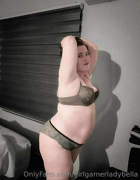 Girlgamerladybella photo 48