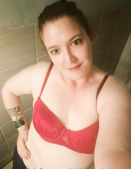 Girlgamerladybella photo 65
