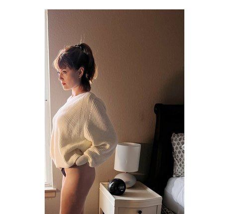 Girloncinema photo 144