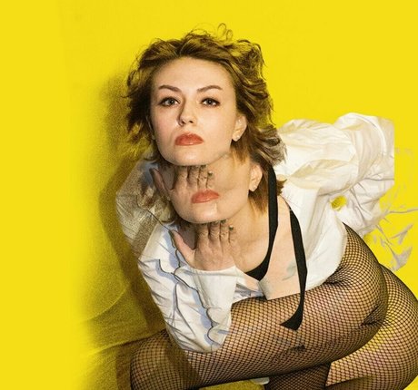 Girloncinema photo 210