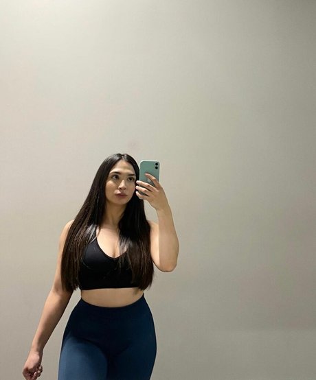 Giselle Calzadillas photo 15