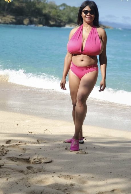 Gisselle F photo 9