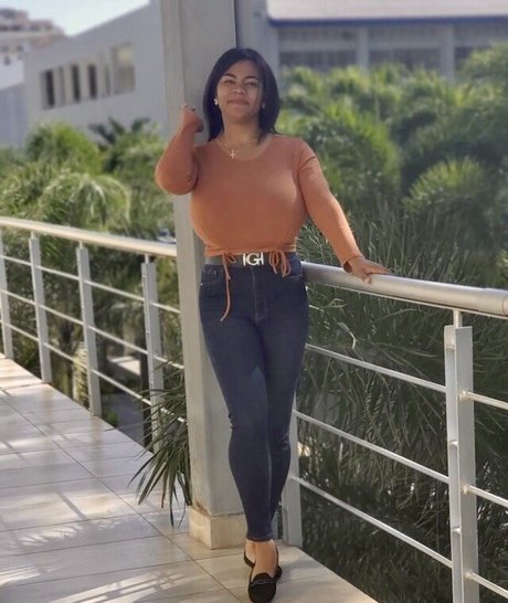 Gisselle F photo 19