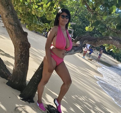 Gisselle F photo 38