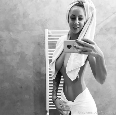 Giulsthemilf photo 25