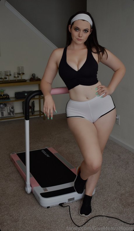 Givemeavamoore photo 2