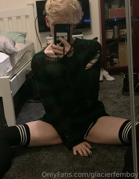 Glacierfemboy photo 2
