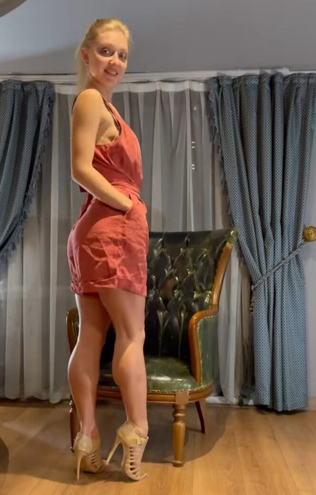 Gloria Legs photo 11