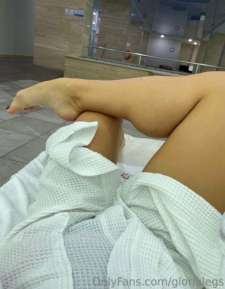 Gloria Legs photo 35