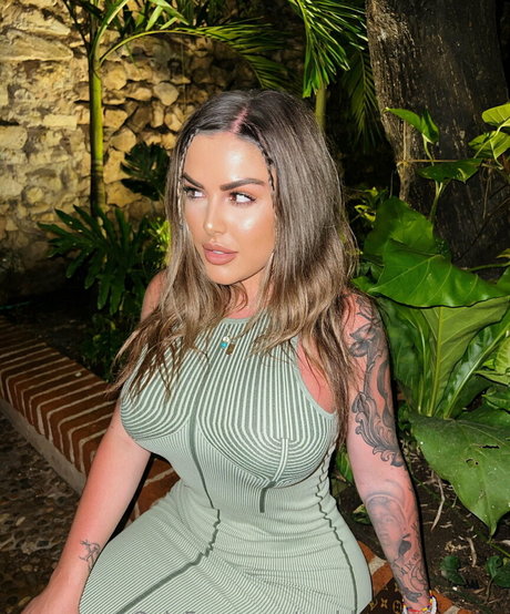 Goddesscarmenxo photo 19