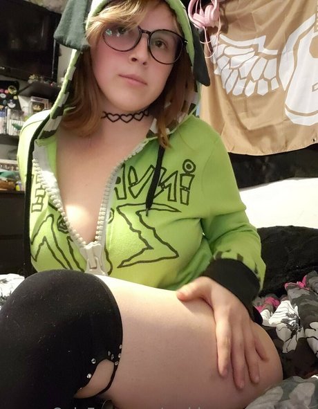 Goddessmaddydove photo 29