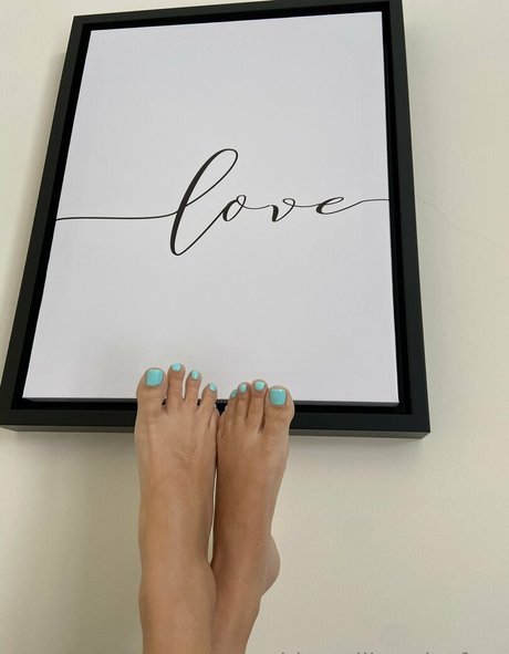 Goddesssilkysolesfree photo 6
