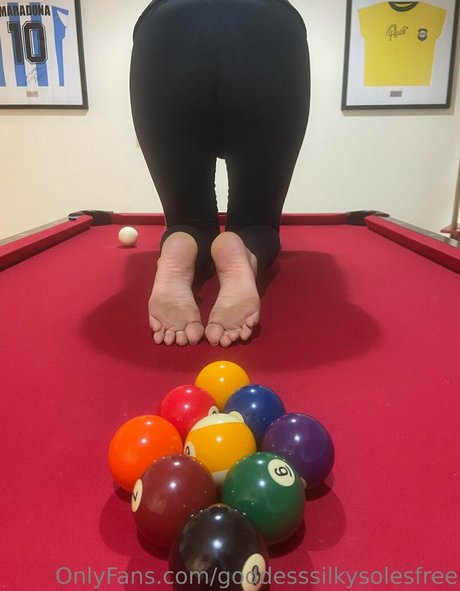 Goddesssilkysolesfree photo 8
