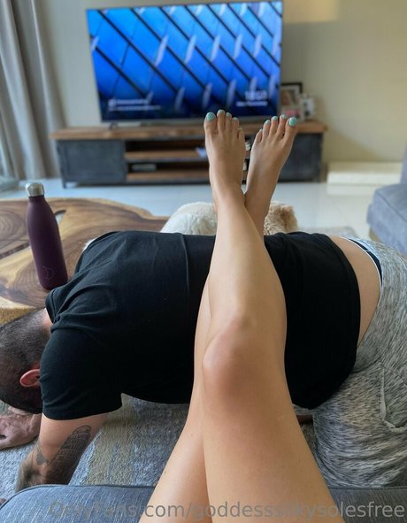 Goddesssilkysolesfree photo 16