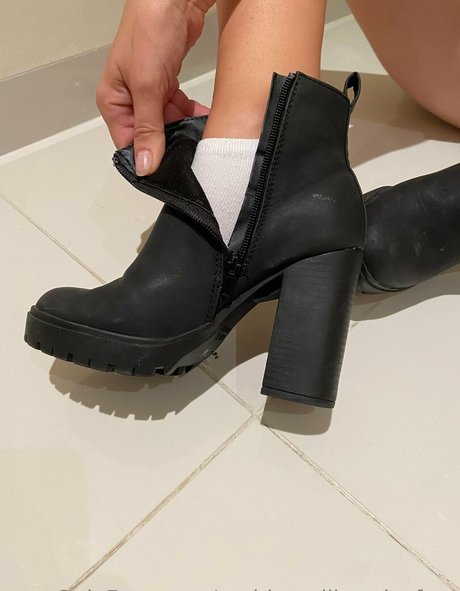 Goddesssilkysolesfree photo 81