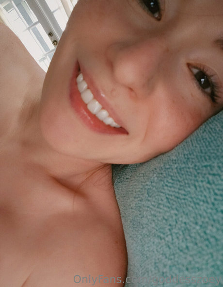 GoddessZoey photo 15