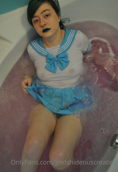 Godshideouscreation photo 22