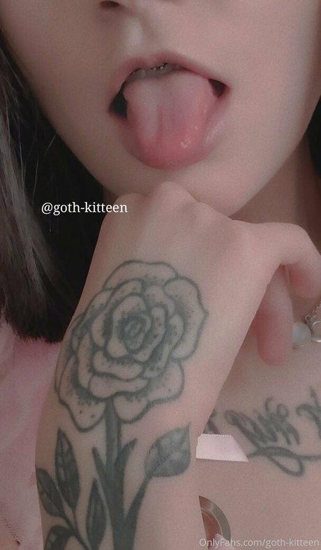 Goth-kitteen photo 47
