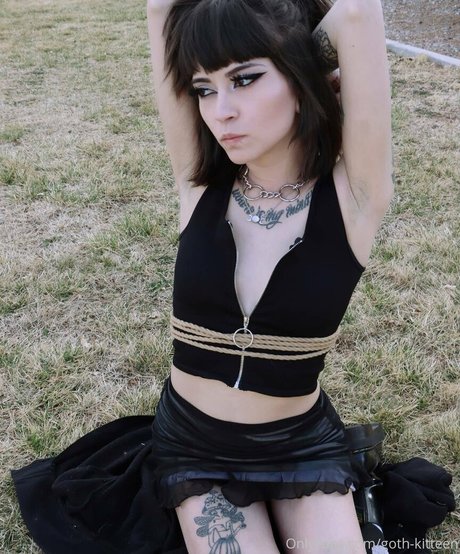 Goth-kitteen photo 82