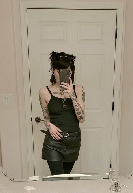 Goth-kitteen photo 113