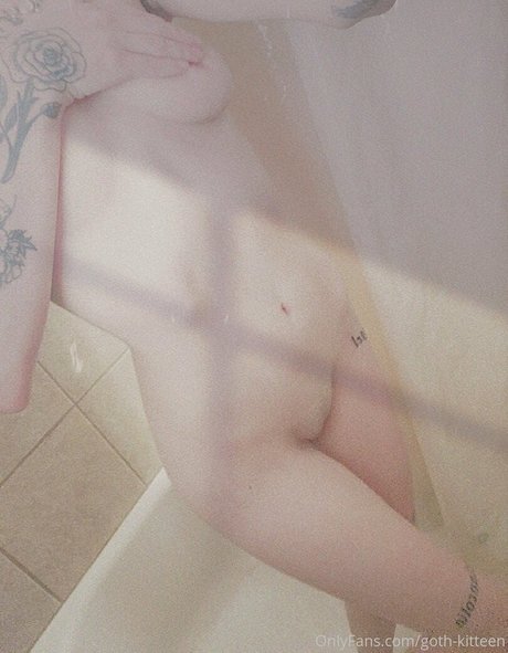Goth-kitteen photo 122