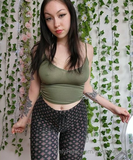 Gothgirlmaya photo 8