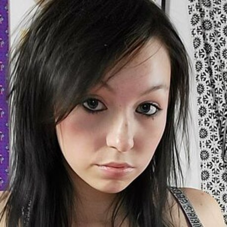 Gothgirlmaya photo 16